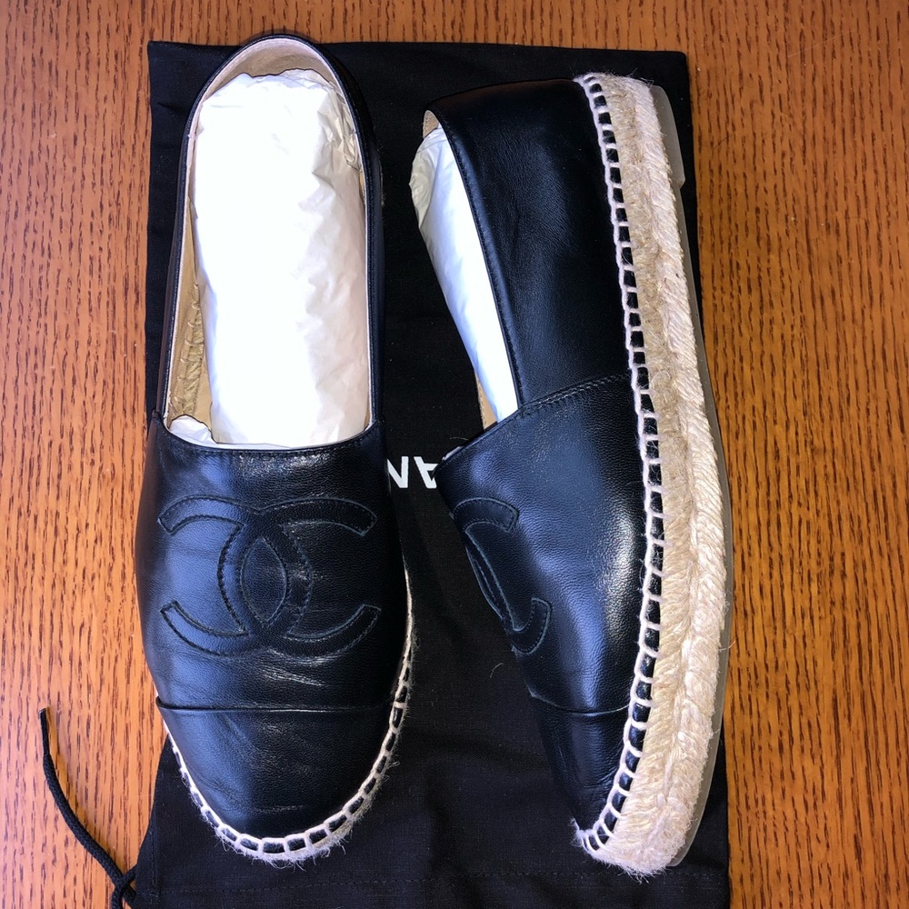 Chanel CC Espadrilles in Black Lambskin Leather - Picture 8 of 8
